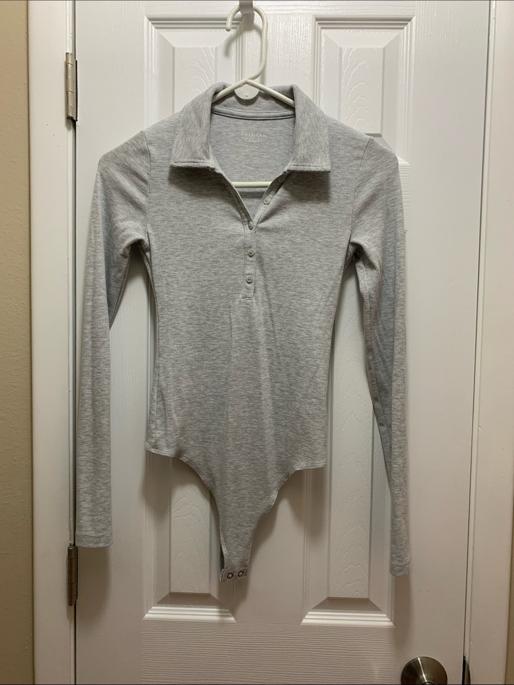 American Eagle Outfitters Light Gray Ribbed Long-Sleeve Bodysuit with Collar